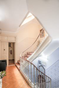 Edifício vazio à venda em Lisboa, incluindo negócio hoteleiro