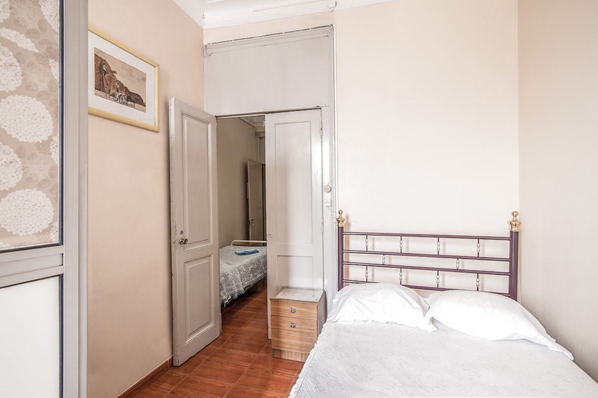 Edifício vazio à venda em Lisboa, incluindo negócio hoteleiro