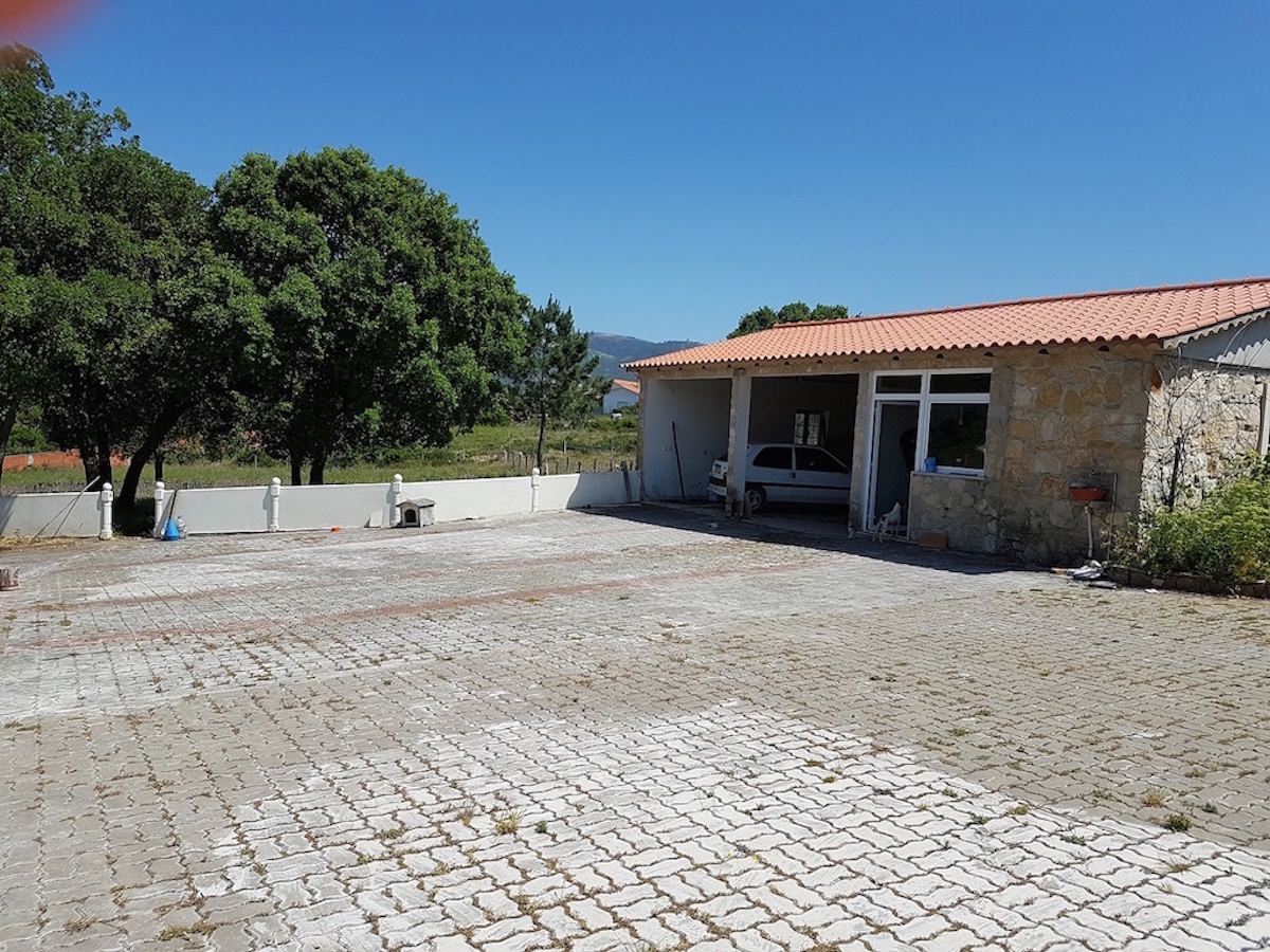 Quinta V4 típica portuguesa com piscina perto de Alcobaça