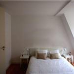 Apartamento totalmente remodelado, num imóvel antigo e típico, em pleno centro histórico