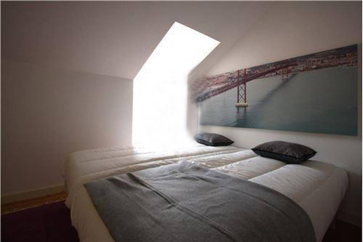 Apartamento totalmente remodelado, num imóvel antigo e típico, em pleno centro histórico