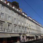 Apartamento totalmente remodelado, num imóvel antigo e típico, em pleno centro histórico