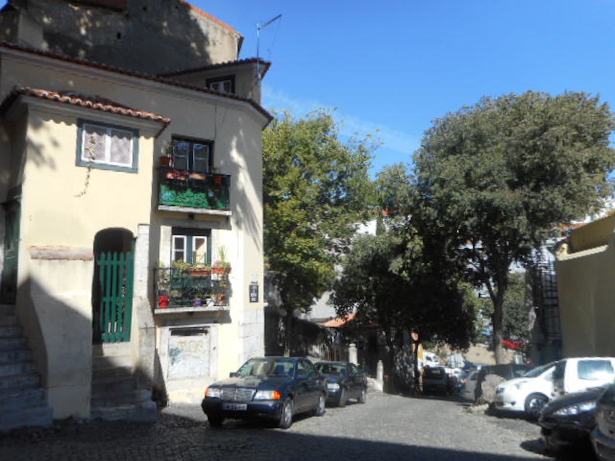 Apartments in the heart of Alfama Lisbon for sale