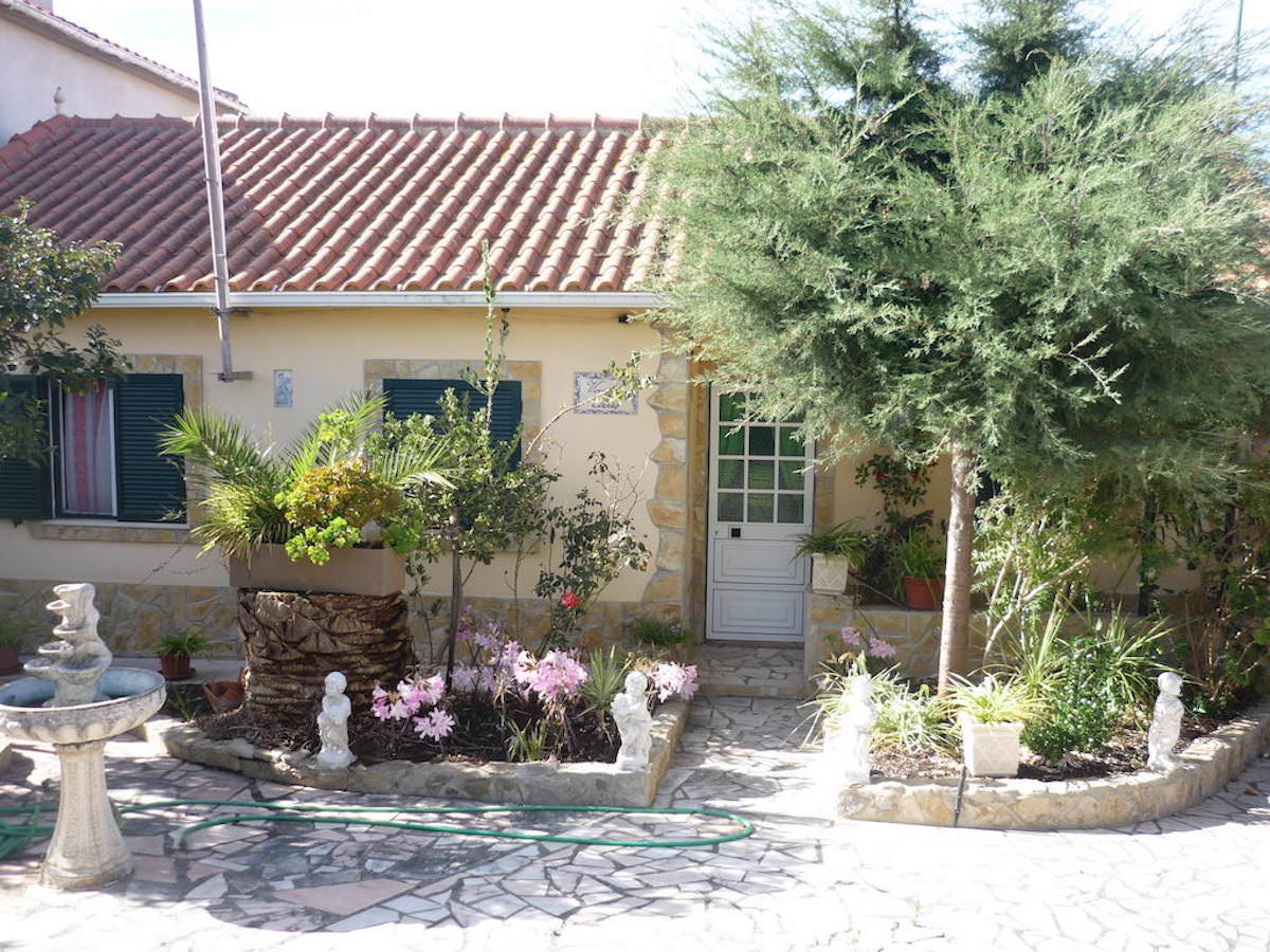 Bargain house with garden Lourinhã