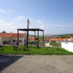 Traditional bargain house lagoon view for sale Obidos
