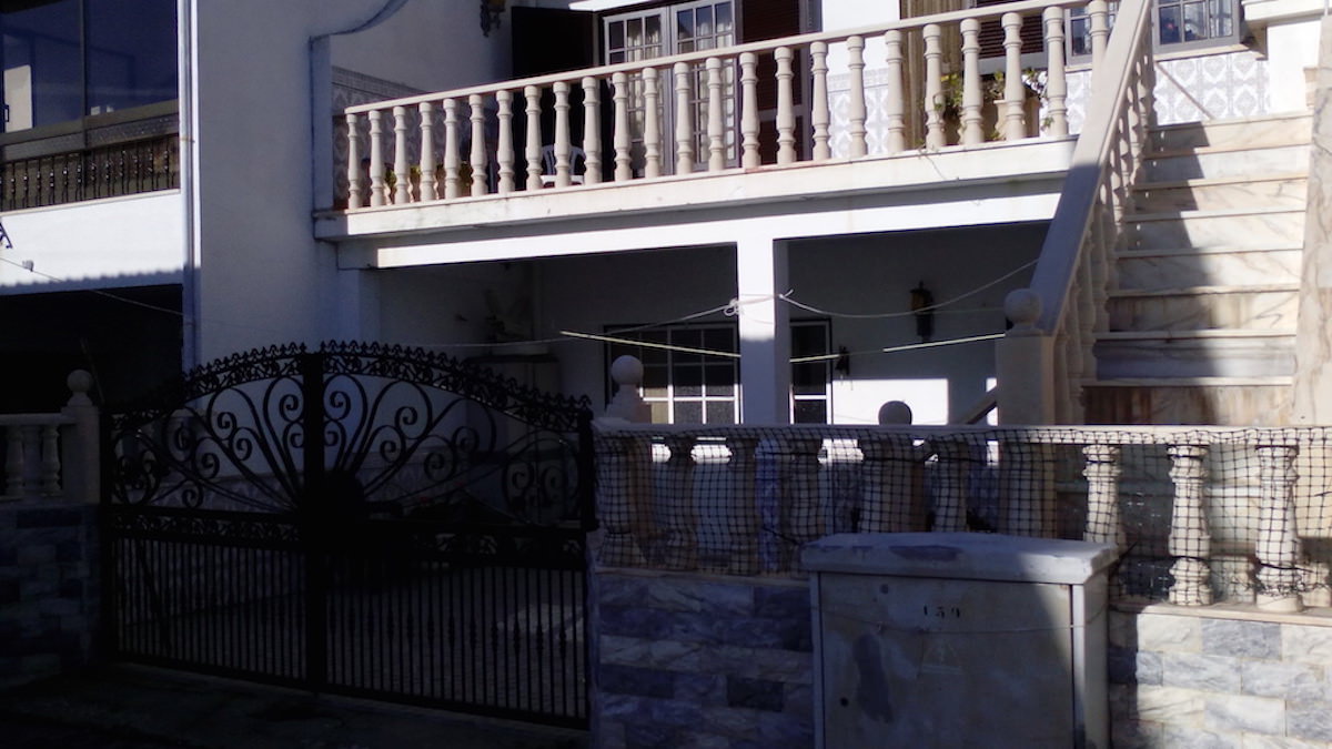 Low price house in Nazare for sale