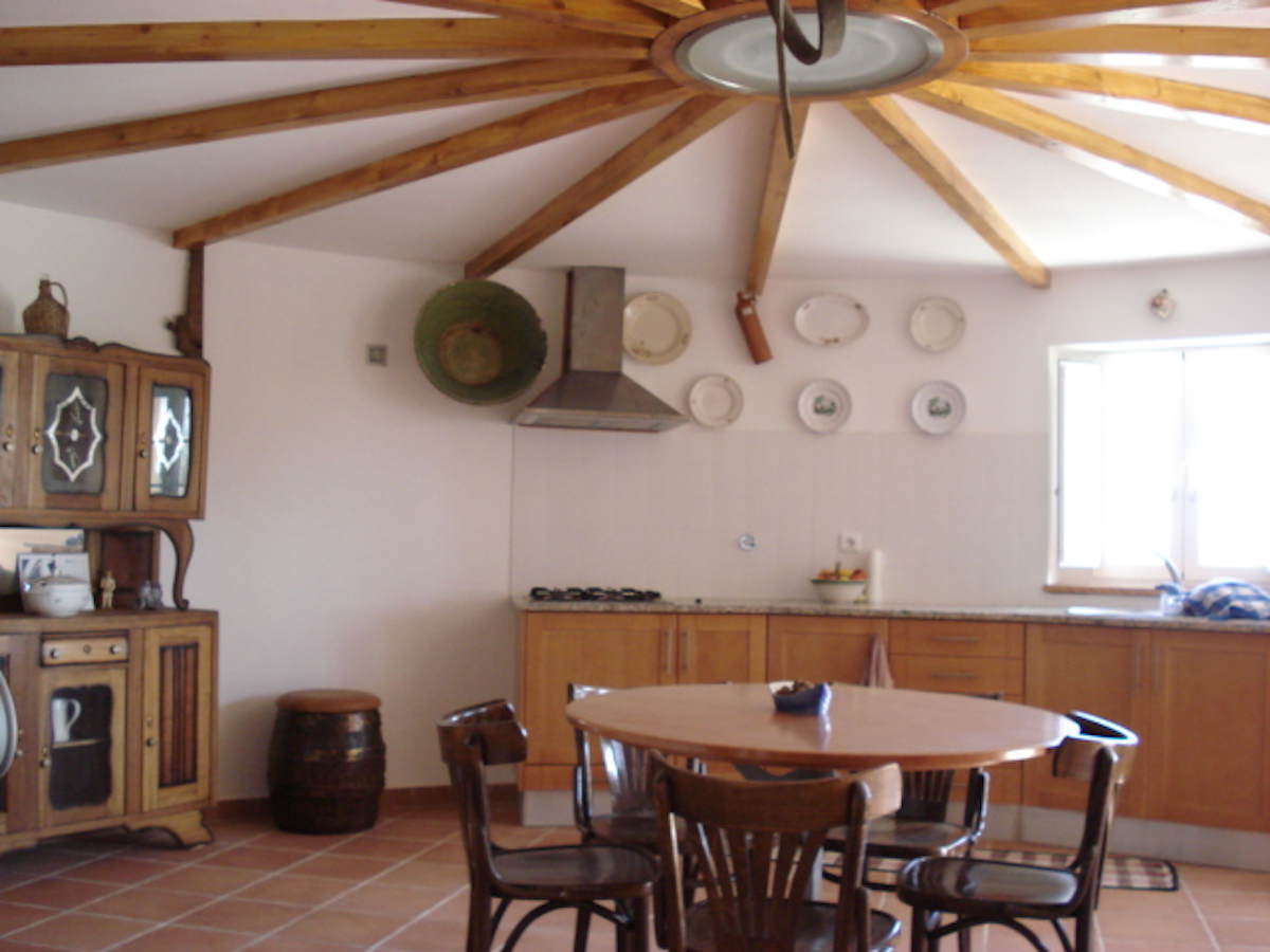 Quinta rústica com moinho de vento à venda em Portugal