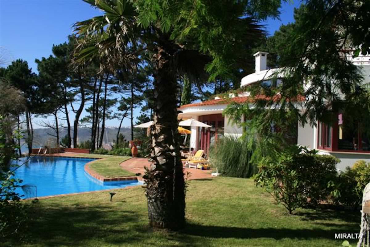 Luxury and unique sea views villa in Portugal