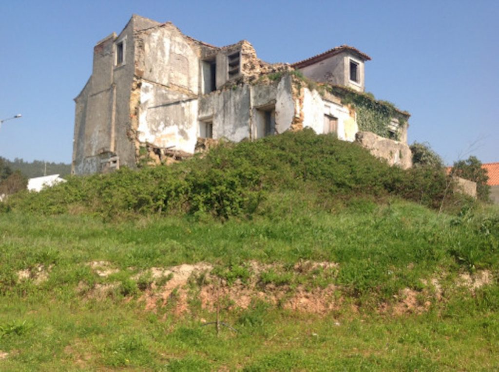 ruin-for-sale-in-portugal-villas-luz-portuguese-real-estate-agency