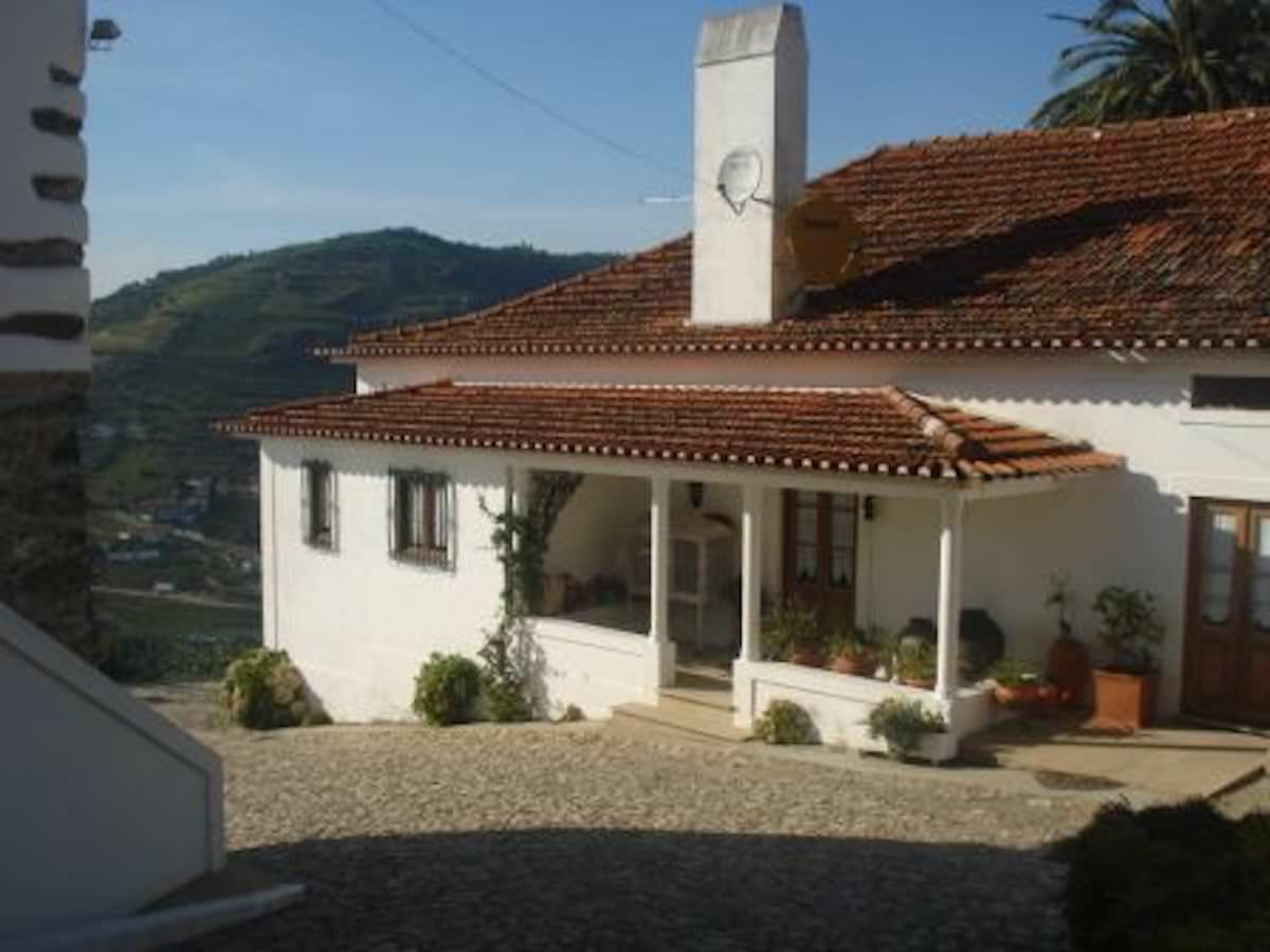 Quinta no Douro – Porto e Douro Investidores
