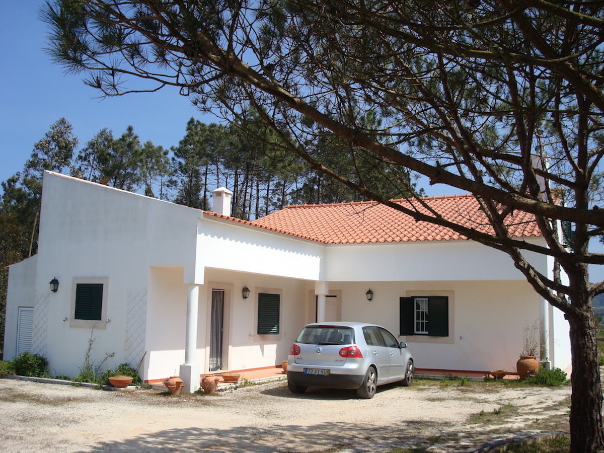 Villa avec grand terrain pres de Sao Martinho do Porto