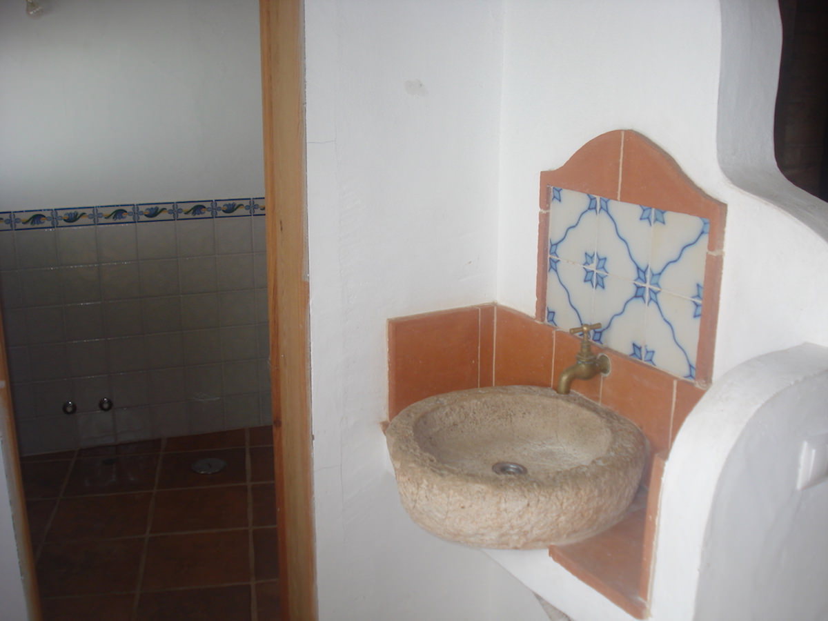 Vende-se casa rústica perto do Cadaval