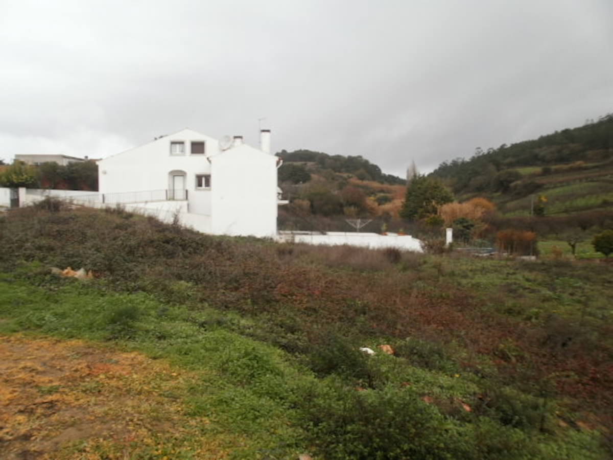 Lote com projecto aprovado em preço de ocasião