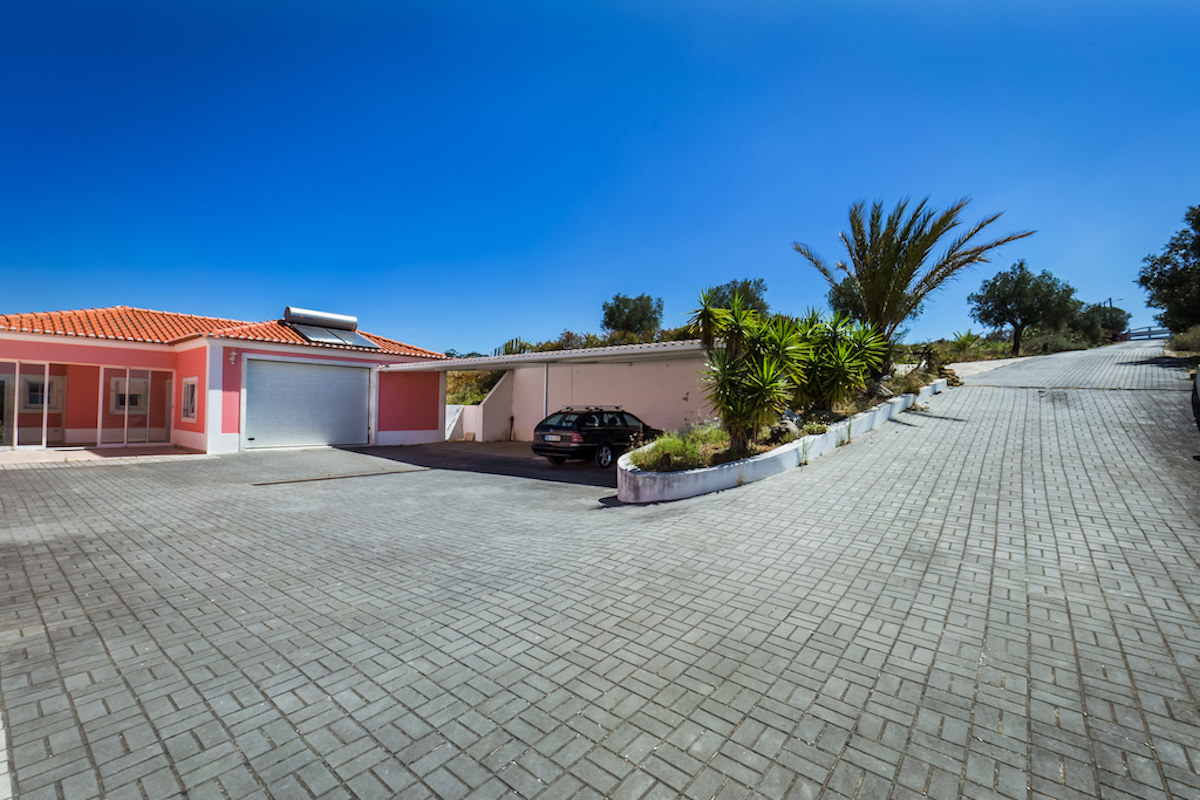 Quinta com produção de vinho perto de Torres Vedras