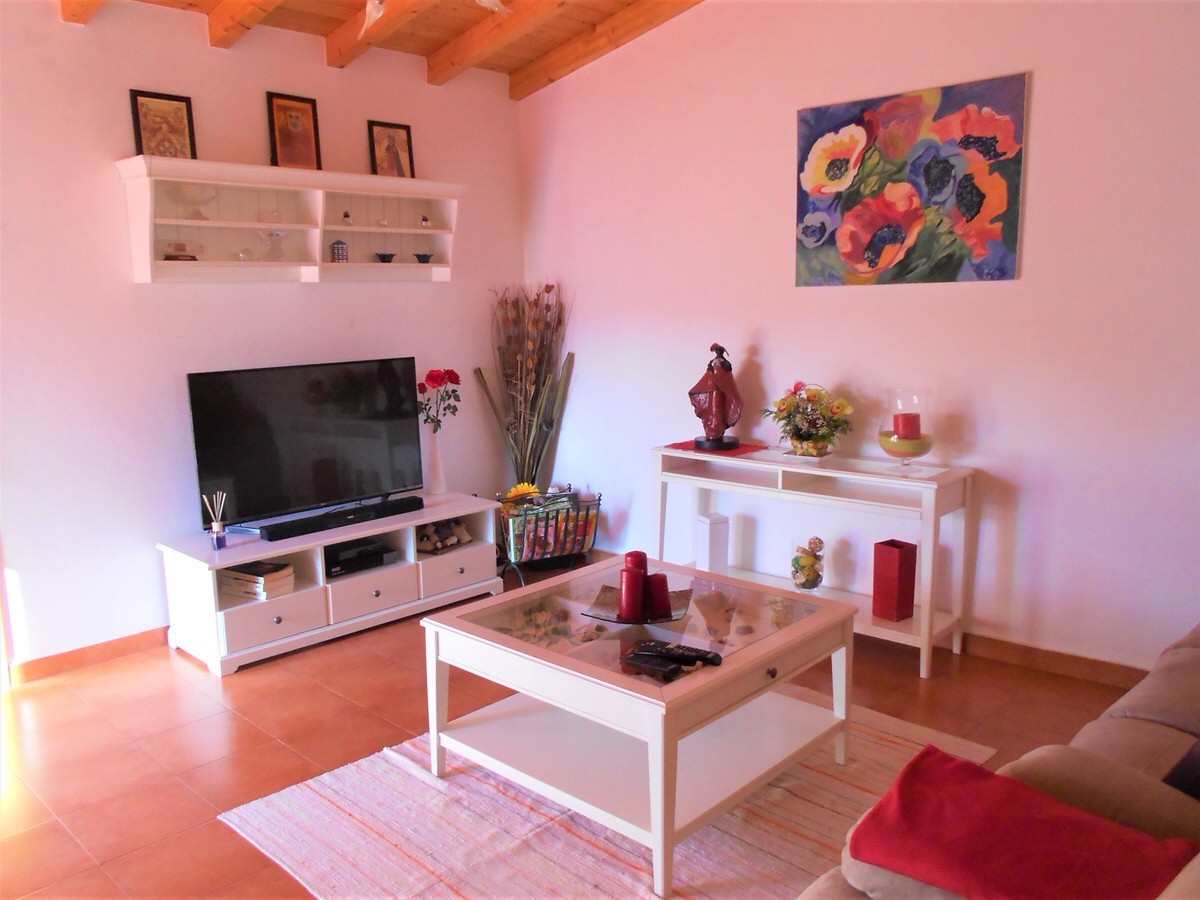 2 +1 Bedroom traditional modernize Villa in the Silver Coast