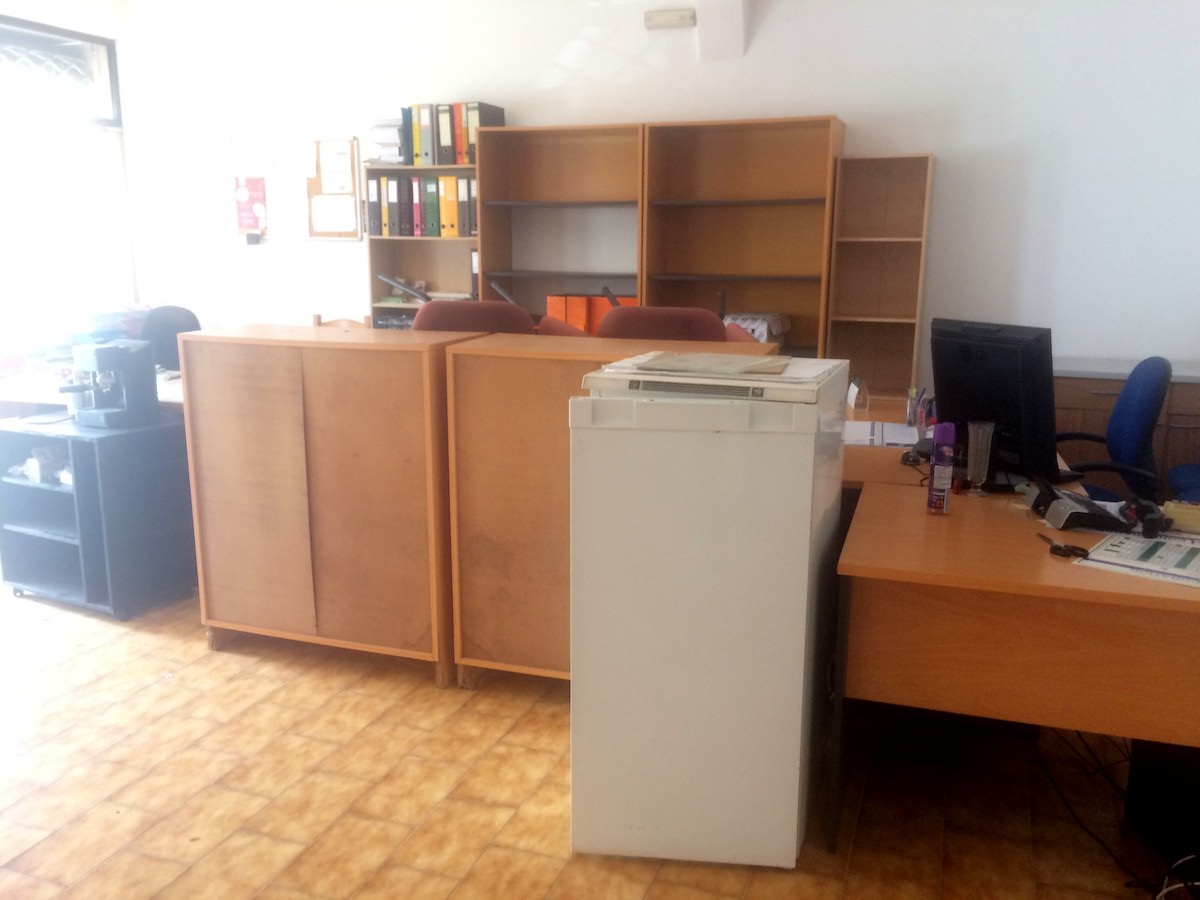 Espaço comercial perto da praia da Oura Albufeira Algarve