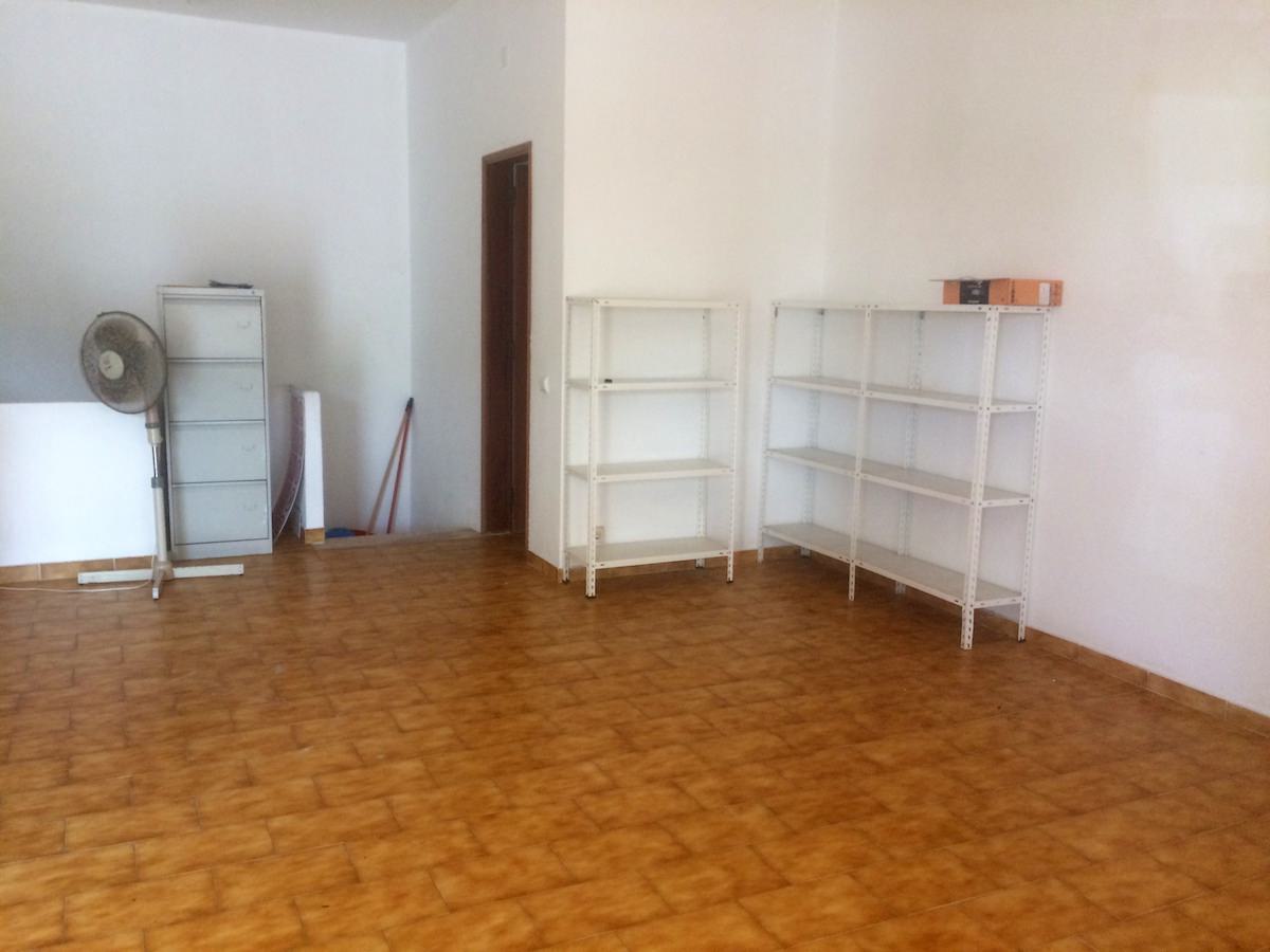 Espaço comercial perto da praia da Oura Albufeira Algarve