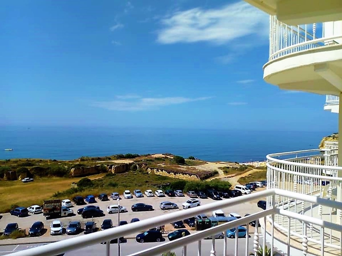 Apartamento T2 vista mar em Armação de Pêra para venda