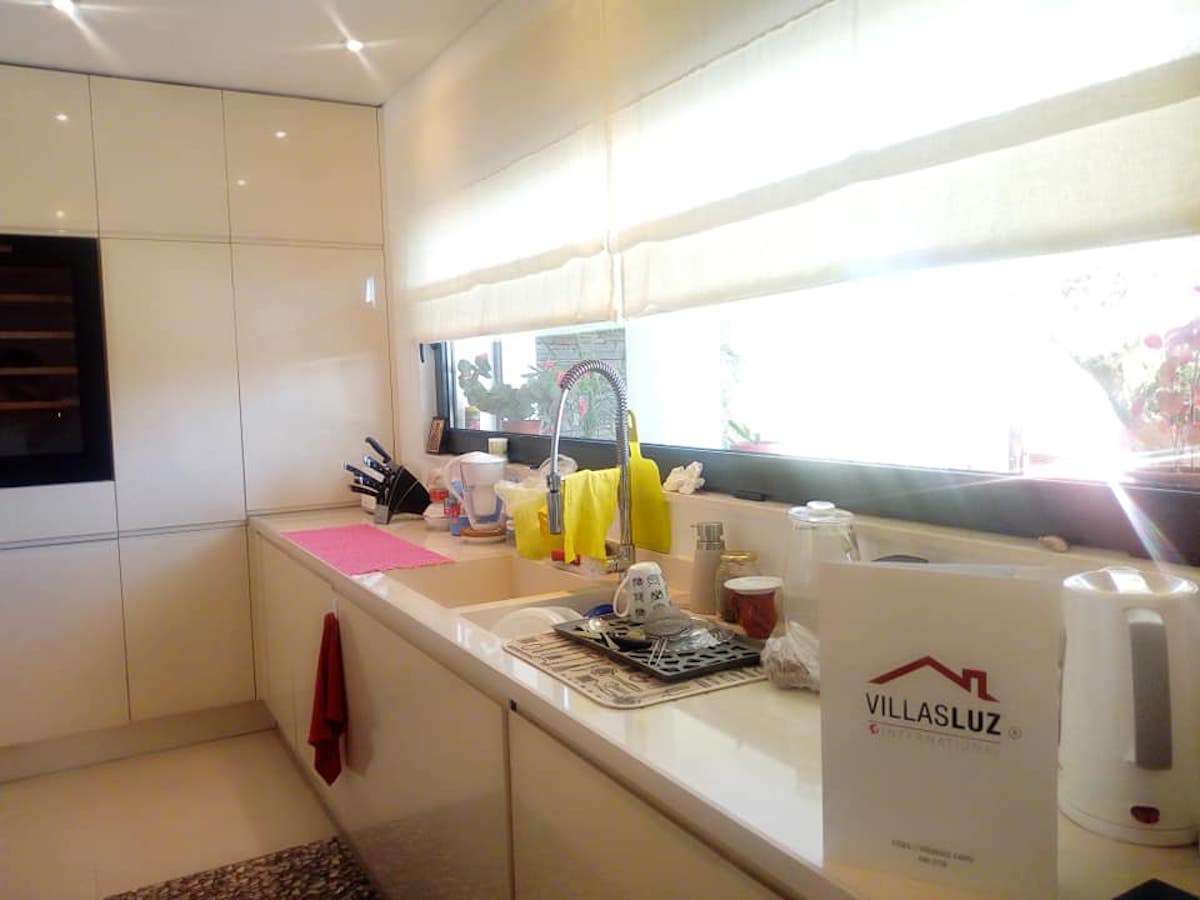 Moradia V4+1 em Olhos de Agua