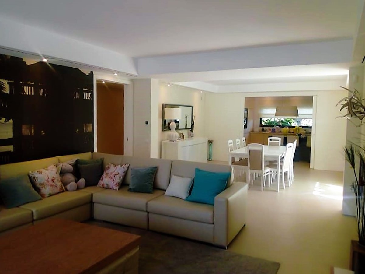 Moradia V4+1 em Olhos de Agua