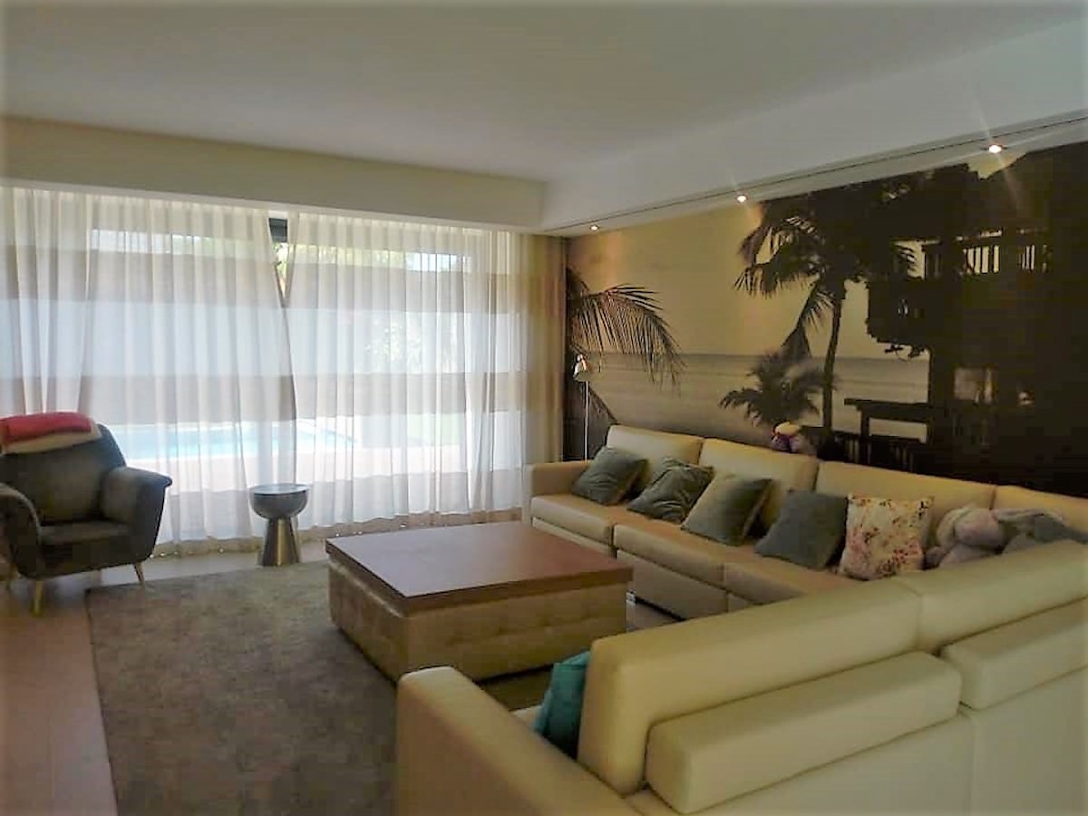 Moradia V4+1 em Olhos de Agua