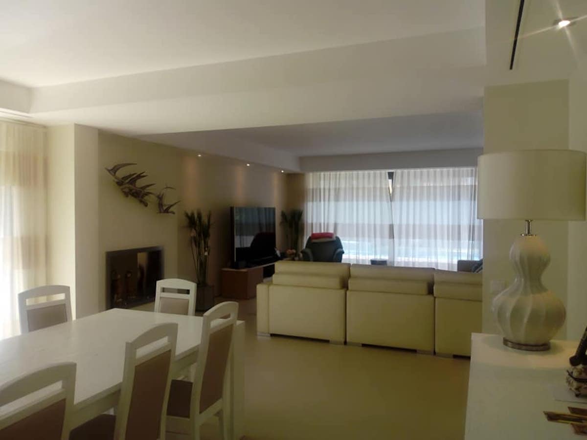 Moradia V4+1 em Olhos de Agua