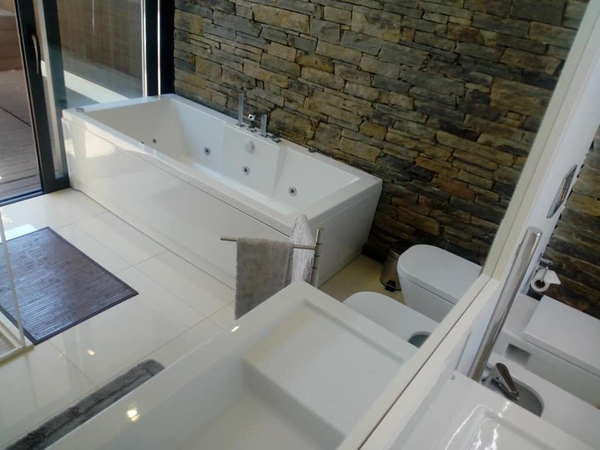 Moradia V4+1 em Olhos de Agua