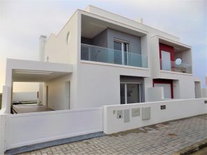 Modern house with ocean view near Baleal
