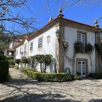 Lateral view of manor house Portugal for sale